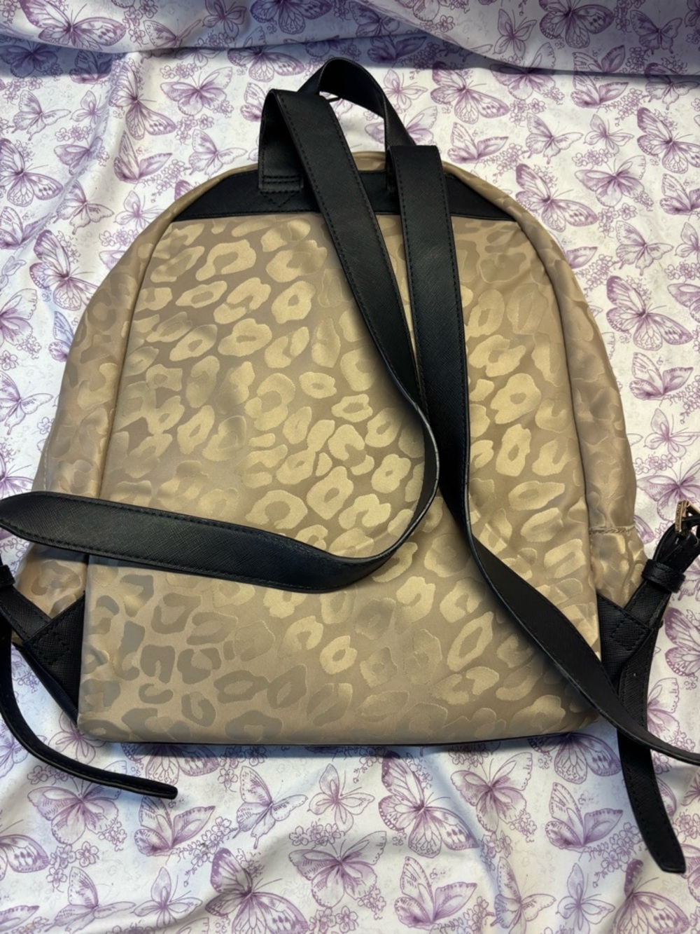 🌀Michael Kors Beige Leopard Print Nylon Backpack - Picture 3 of 9